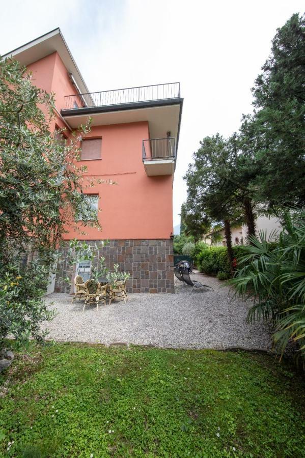 Appartamento Silvy Riva del Garda Buitenkant foto